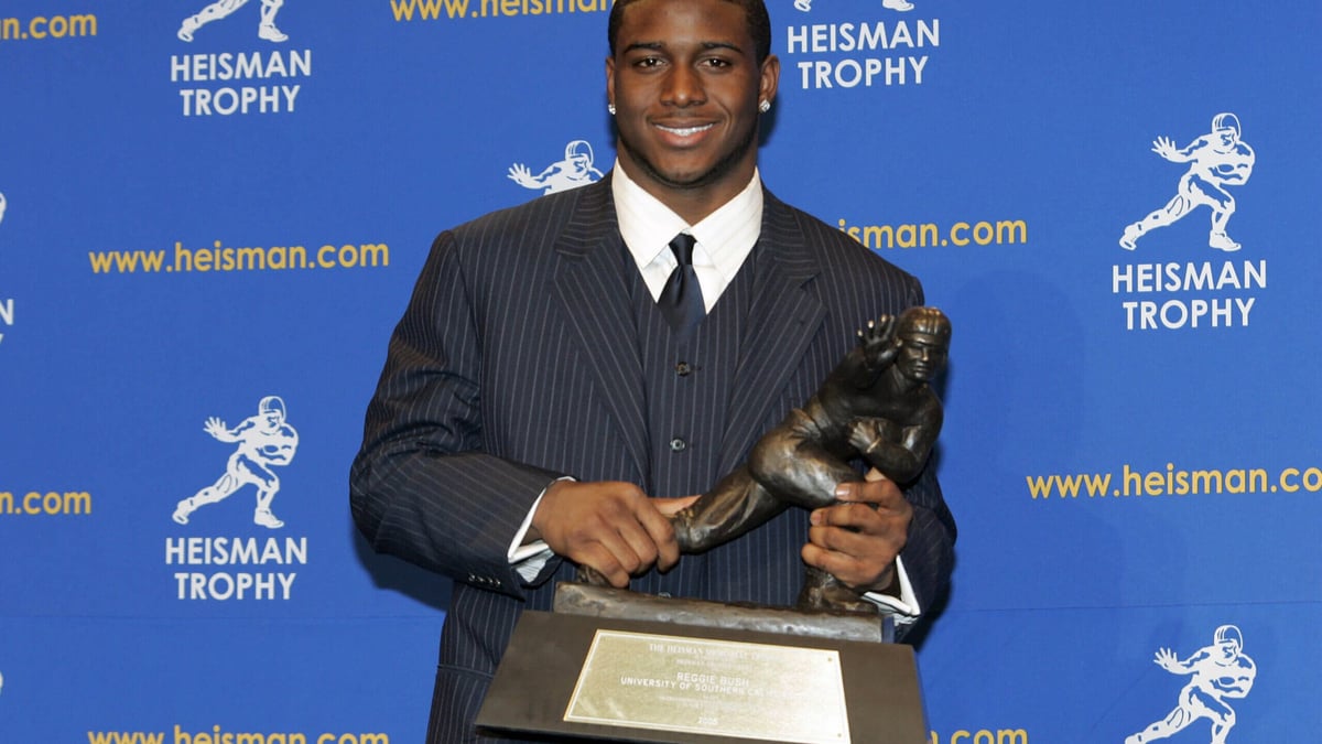 Reggie Bush gets Heisman Trophy back 14 years after forfeiting